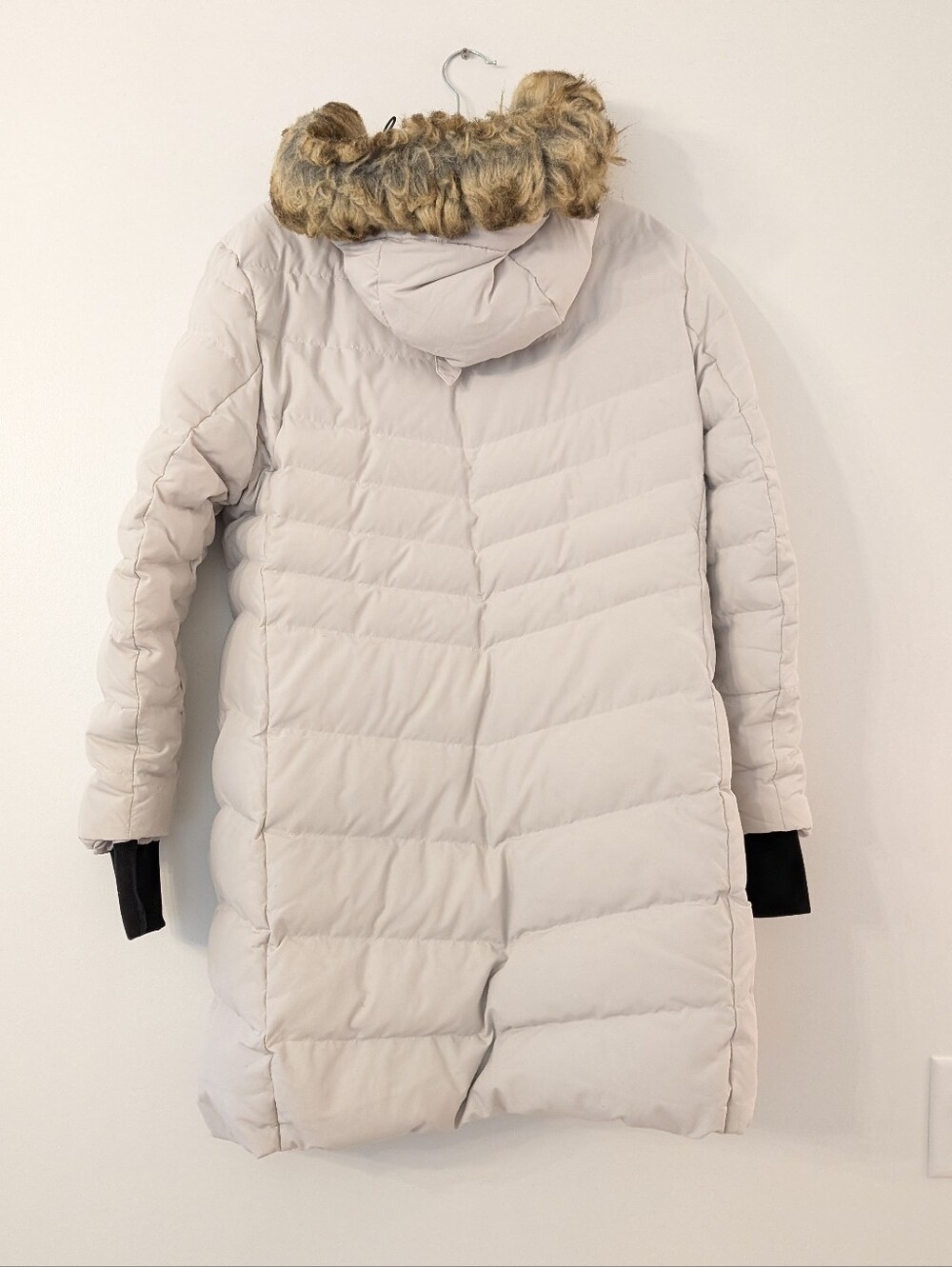 Lole 75% Duck Down puffer jacket with faux fur hood - Picture 4 of 12